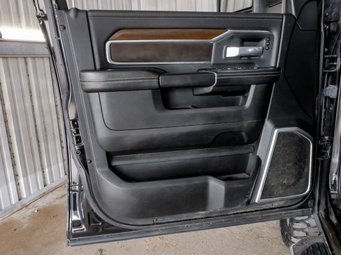Used 2023 RAM 3500 Laramie AWD/4WD image 44
