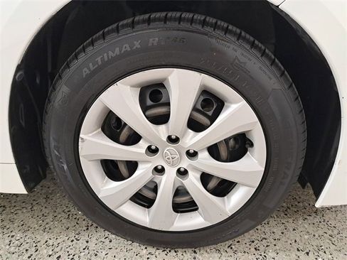 Used 2023 Toyota Corolla LE image 7