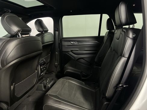 Certified 2024 Jeep Grand Cherokee L Altitude image 25