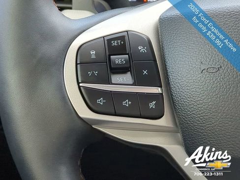 Used 2025 Ford Explorer Active w/ Active Comfort Package image 25