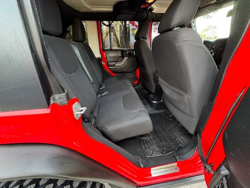 Used 2017 Jeep Wrangler Unlimited Sport image 38