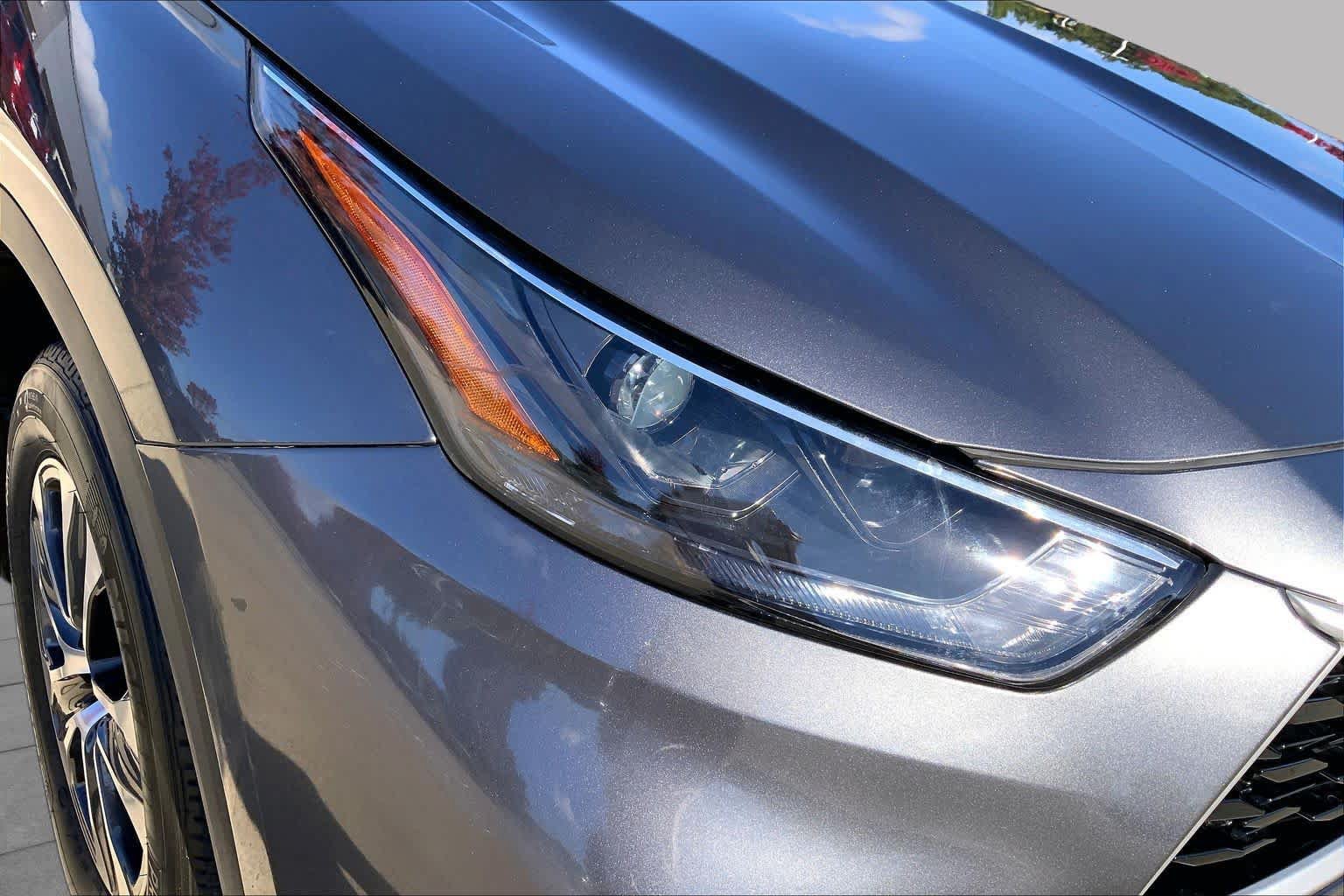 Used 2024 Toyota Highlander XLE AWD/4WD image 27