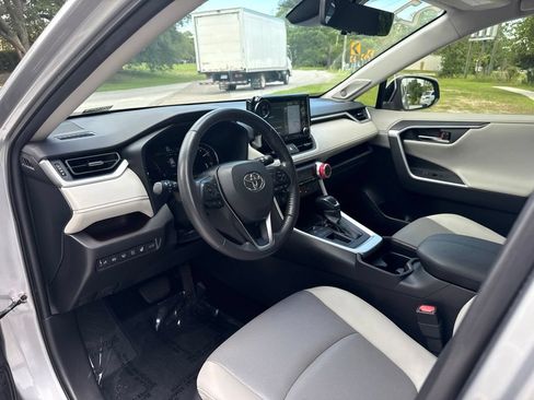 Used 2021 Toyota RAV4 Limited FWD image 16