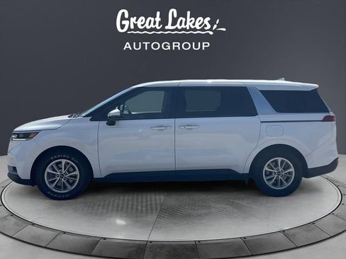 Used 2024 Kia Carnival LX image 2