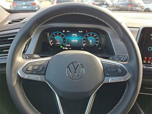 New 2026 Volkswagen Atlas Cross Sport SE image 10