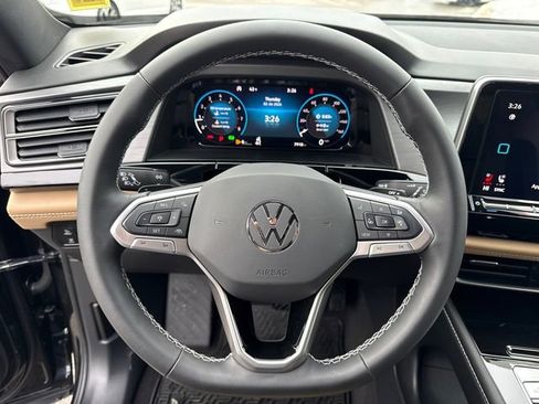 Used 2024 Volkswagen Atlas Cross Sport SE w/ Panoramic Sunroof Package image 14