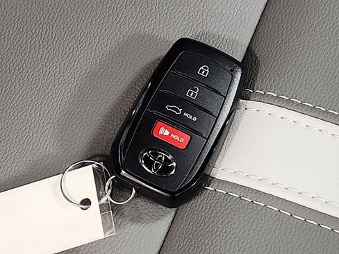 New 2026 Toyota Camry SE image 31