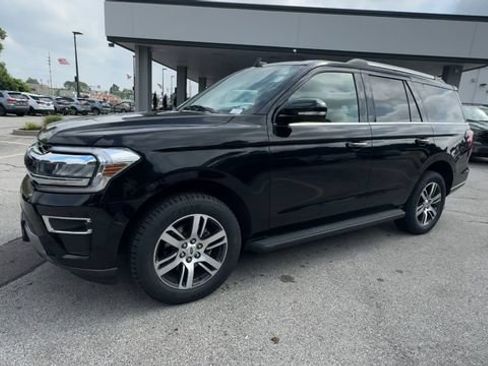 Used 2024 Ford Expedition Limited AWD/4WD image 4