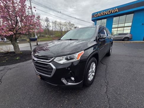 Used 2019 Chevrolet Traverse LT w/ LPO, Floor Liner Package AWD/4WD image 1