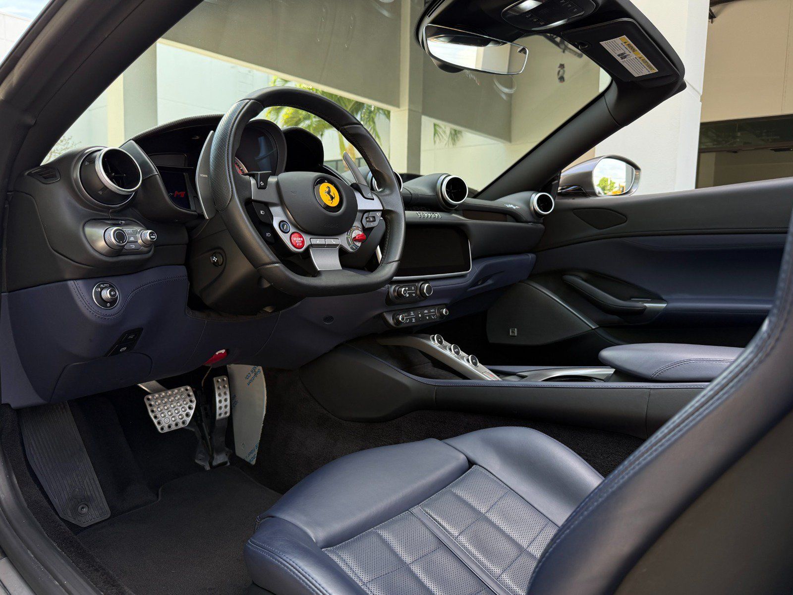 Used 2022 Ferrari Portofino M RWD image 21