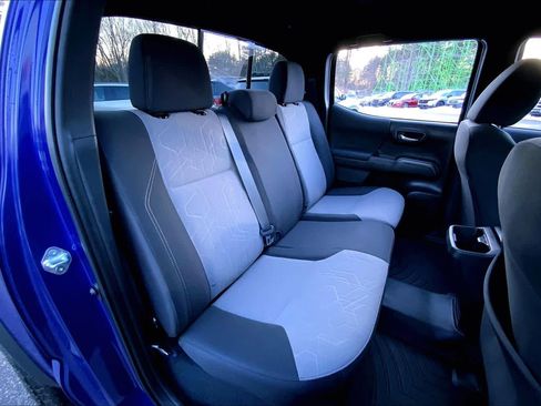 Used 2023 Toyota Tacoma TRD Off-Road image 19