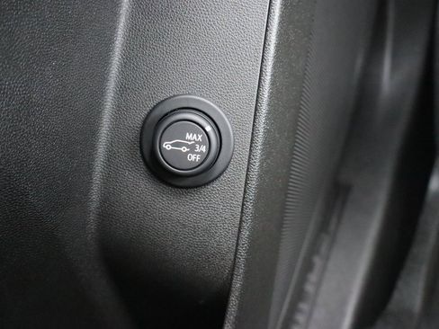 Used 2023 Chevrolet Equinox LT image 24