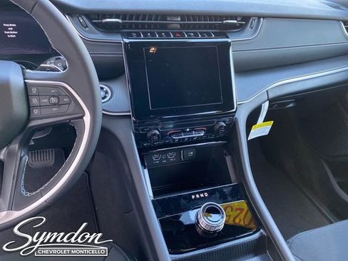 New 2025 Jeep Grand Cherokee Laredo X image 11