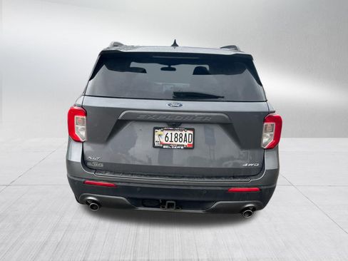 Used 2022 Ford Explorer XLT w/ Equipment Group 202A image 4