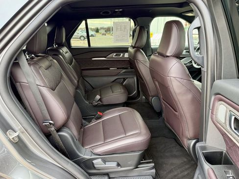 Certified 2025 Ford Explorer Platinum w/ LUX Leather Package AWD/4WD image 21