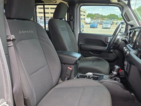 Used 2018 Jeep Wrangler Unlimited Sahara AWD/4WD image 21