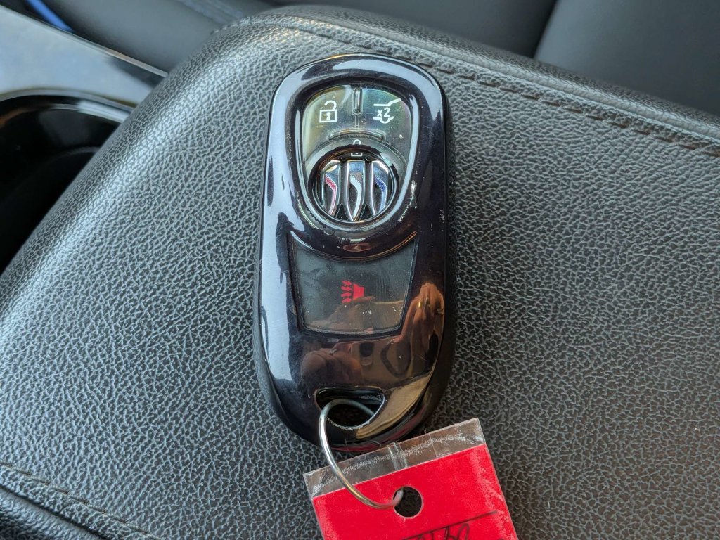 Used 2024 Buick Envista Sport Touring w/ Convenience II Package FWD image 30
