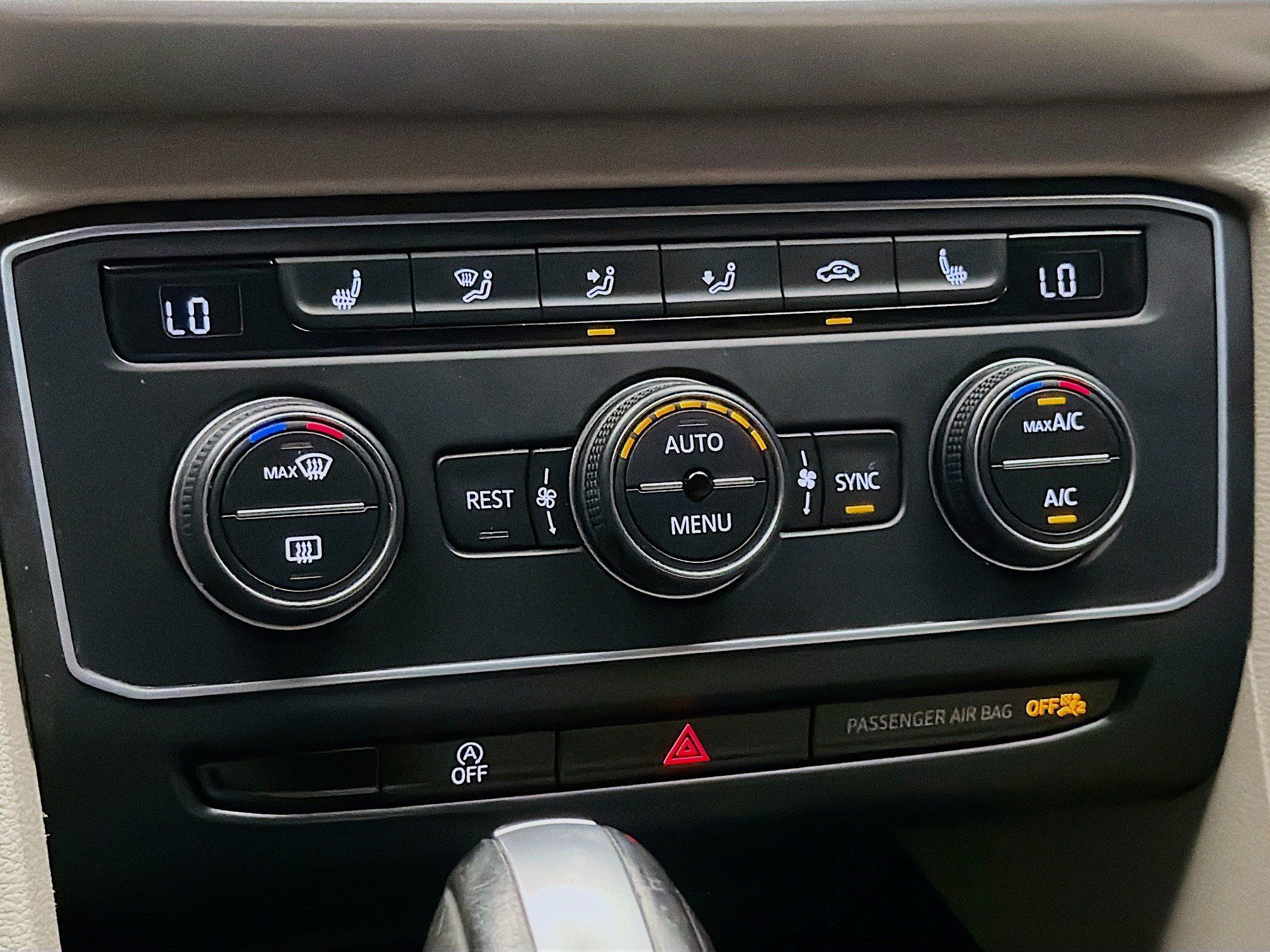 Used 2019 Volkswagen Atlas SE w/ Towing Package FWD image 10