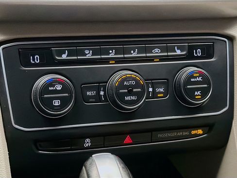 Used 2019 Volkswagen Atlas SE w/ Towing Package FWD image 10