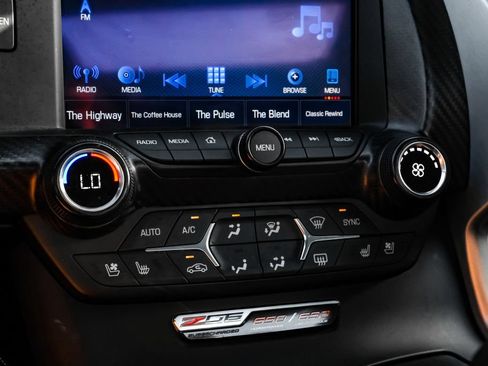 Used 2018 Chevrolet Corvette Z06 RWD image 25