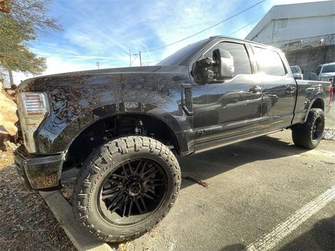 Used 2022 Ford F250 Platinum w/ FX4 Off-Road Package image 10