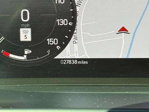 Certified 2024 Land Rover Defender 110 X-Dynamic SE AWD/4WD image 32