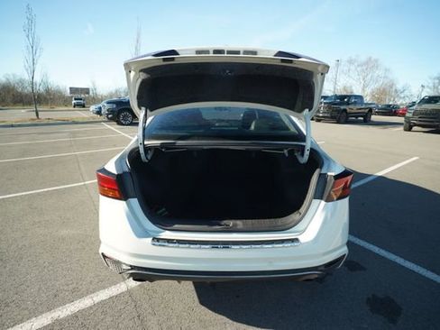 Used 2019 Nissan Altima 2.5 SR w/ SR Premium Package image 17