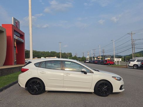 Used 2021 Subaru Impreza 2.0i Sport w/ Popular Package #2 AWD/4WD image 2