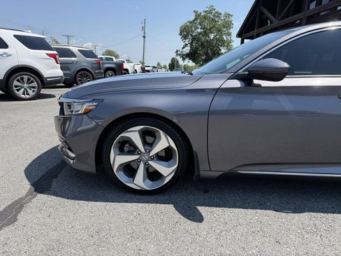 Used 2018 Honda Accord Touring image 40