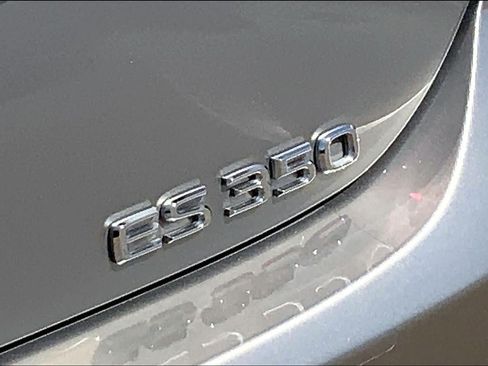Used 2020 Lexus ES 350 Ultra Luxury w/ Accessory Package 2 FWD image 10