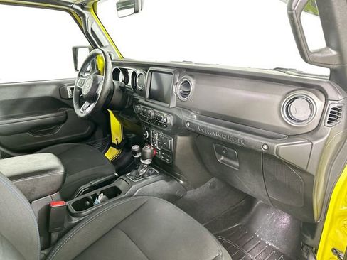 Used 2023 Jeep Wrangler Unlimited Rubicon 4xe w/ Cold Weather Group AWD/4WD image 30