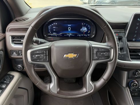 Used 2024 Chevrolet Suburban LT RWD image 14