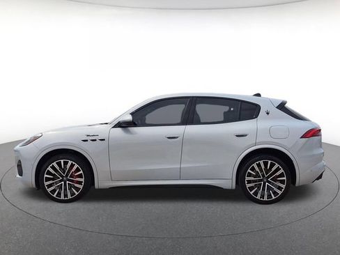 Used 2023 Maserati Grecale Modena AWD/4WD image 8