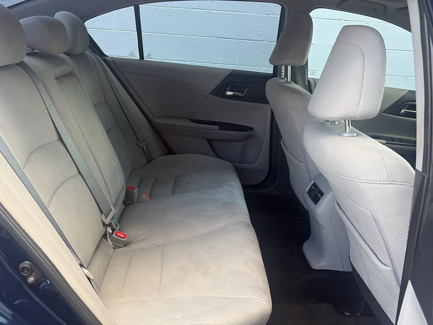 Used 2017 Honda Accord EX image 18