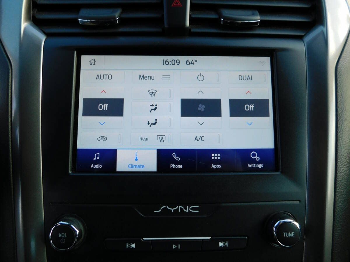Used 2019 Ford Fusion SE AWD/4WD image 12