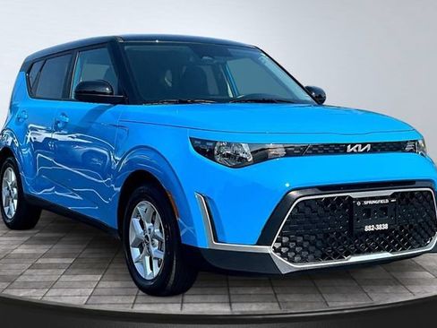 Certified 2025 Kia Soul S FWD image 3