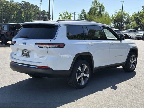 Used 2023 Jeep Grand Cherokee L Limited w/ Trailer Tow Group (B) AWD/4WD image 13