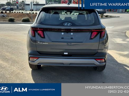 New 2026 Hyundai Tucson SE image 8