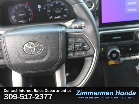 Used 2025 Toyota 4Runner Limited w/ Tow Technology Package AWD/4WD image 15