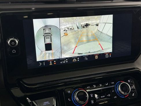 Used 2024 GMC Sierra 1500 AT4 w/ Technology Package image 17