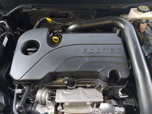 Used 2023 Chevrolet Equinox LT image 30