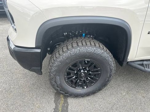 New 2026 Chevrolet Silverado 2500 ZR2 w/ LPO, Dark Essentials Package AWD/4WD image 10