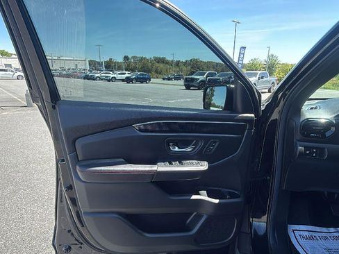 Certified 2025 Honda Pilot Black Edition image 25