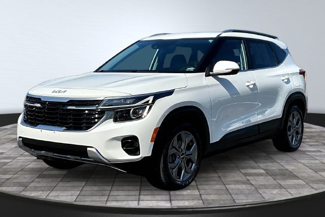 Certified 2024 Kia Seltos S FWD image 1
