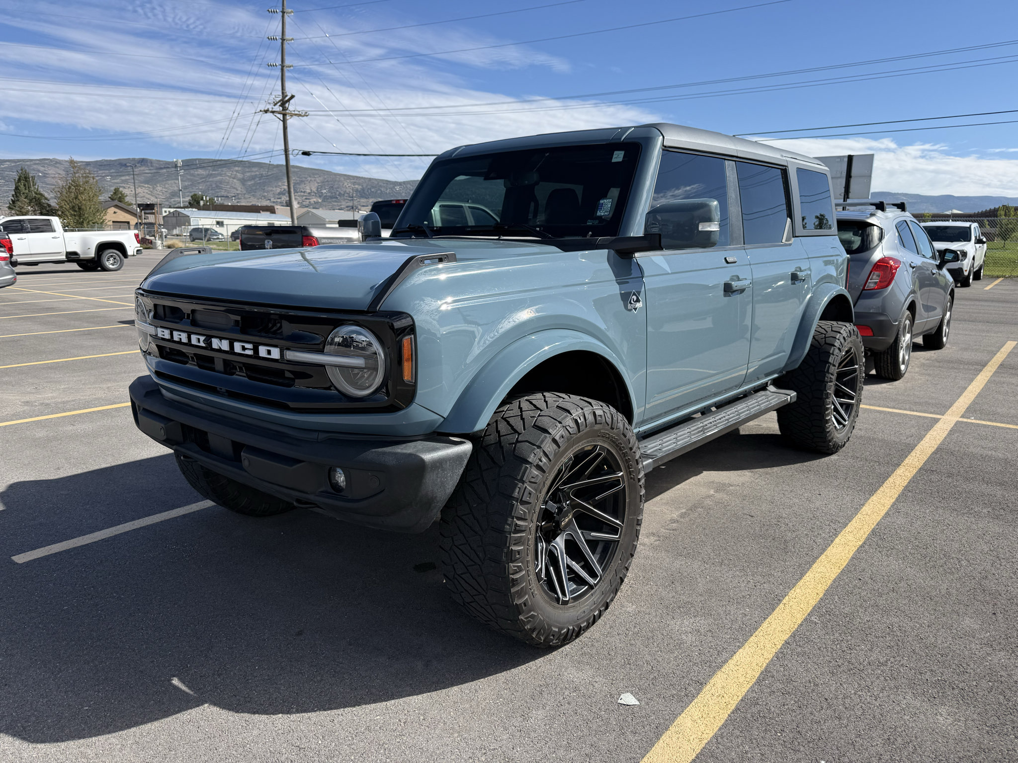 Used 2021 Ford Bronco Outer Banks AWD/4WD image 1
