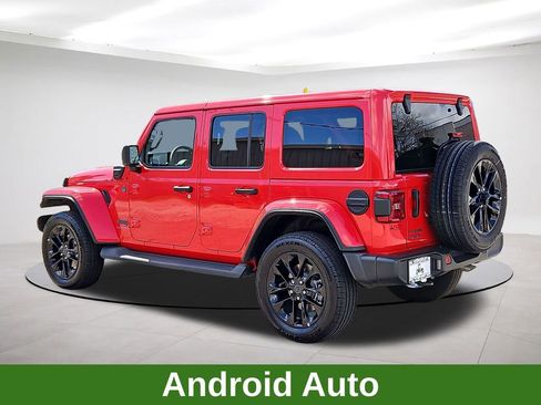 Used 2025 Jeep Wrangler Unlimited Sahara AWD/4WD image 5
