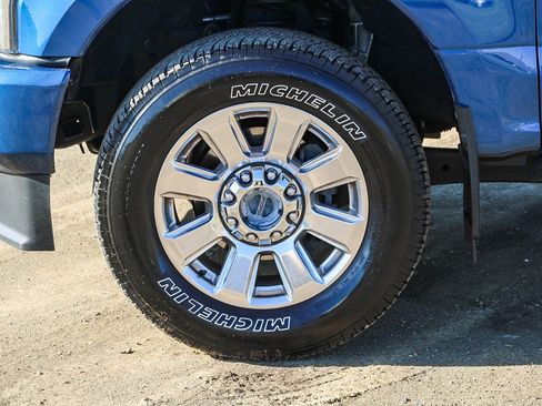 Used 2022 Ford F250 Platinum image 9