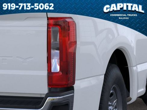 New 2026 Ford F250 XL w/ XL Chrome Package RWD image 23