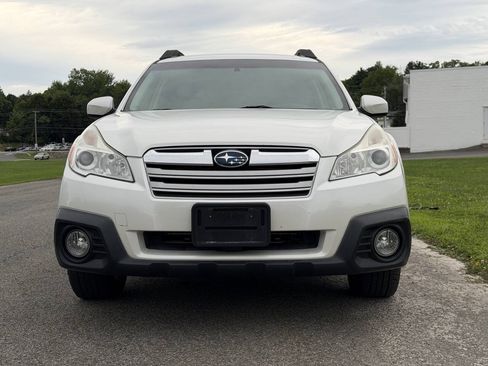 Used 2014 Subaru Outback 2.5i Premium AWD/4WD image 2
