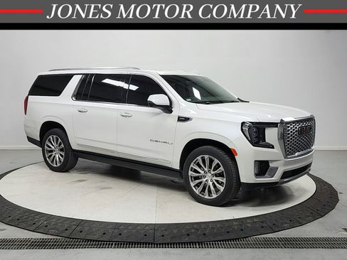 Used 2021 GMC Yukon XL Denali RWD image 1